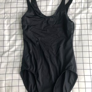 .•Black dance leotard •.